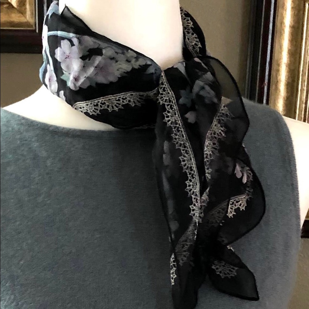 Gorgeous 100% Silk Scarf